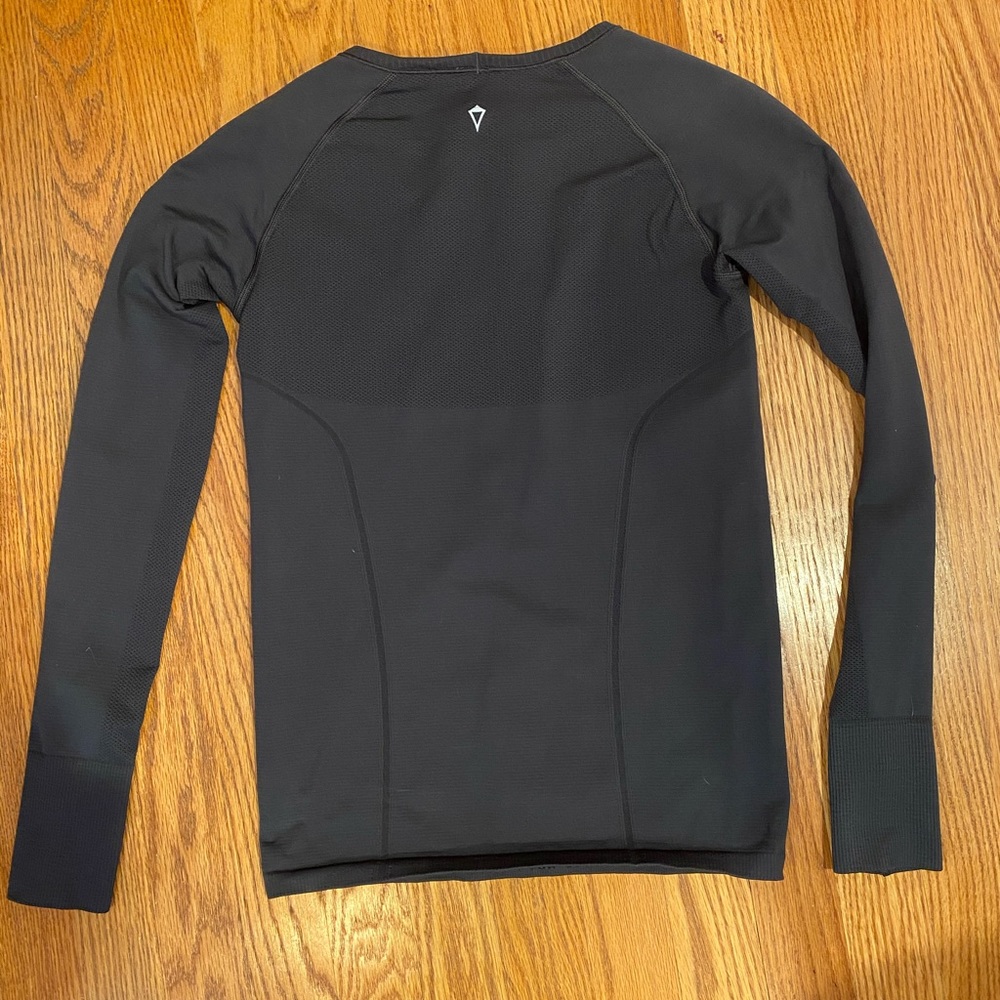 Lululemon girls shirt